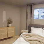Staying Apt 1 - New And Modern