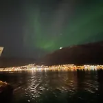 Sea View City Apartment