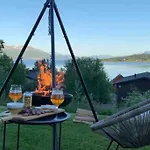 Familievennlig Enebolig Med Hage Og Utsikt
