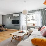 Cozy 130Sqm House Right Above The City Center.