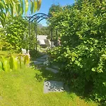 Small And Cosy With Free Parking