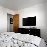 Cozy Home. Fantastic View And Parking