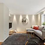 Cozy Elegant 2Bedroom Apt W/Parking And Nice View