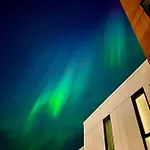 Leilighet Ved Havet Med Utsikt Over Tromsoysundet.
