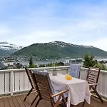 House With Iconic View