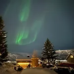 Arctic 3 Room Apartment - Aurora View - Free Parking
