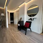 Fresh Apartment Near Everything !
