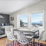 Central Panoramic Retreat