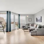 Flott Og Sentral Moderne Leilighet Pa 2 Etasjer