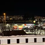 Cozy House In The Heart Of Tromsdalen. Central