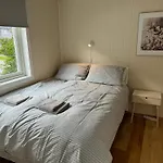Walo Apartments Tromsdalen - Close To Cable Car And Arctic Cathedral, 10 Min By Bus To City Centre, Free Parking