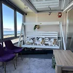 Miracle Tromso, Cozy Double Bed Private Room In A Shared Apartment With Stunning Tromso Views