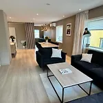 Beautiful Top Apartment Close To City Centre