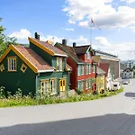 Arctic Homes - The Plaza