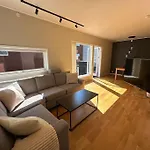 Cozy 2 Bedroom Apartment