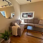 Cozy 2 Bedroom Apartment