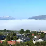 Miracle Tromso, Cozy Double Bed Private Room In A Shared Apartment With Stunning Tromso Views