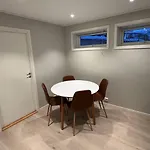 Cozy Apartment By Sherpa Steps With Free Parking
