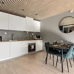 Arctic Homes - Premium Aurora Apartment