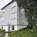 Sentral Leilighet Med 3 Soverom Og Kjokken - Mare