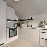 Modern Apartment With Free Parking