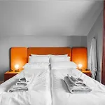 Modern Apartment With Free Parking
