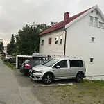 The Aurora Garden - 1Bedroom Apartment - Walking Distance From City Center