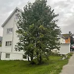 The Aurora Garden - 1Bedroom Apartment - Walking Distance From City Center