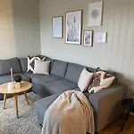 Homey Appartment With Sea View