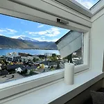 Cozy Apartment With Two Bedrooms And Beautiful View