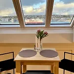 Urban Rooftop With Panoramic Sea View - Free Parking