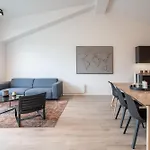 Staying Apt 3 - New And Modern