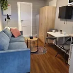 Small And Cosy With Free Parking