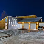 Elegant 4Br Villa With Great Views And Location