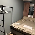 Central Two-Bedroom Apartment, Free Parking, Perfect For Exploring
