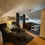 Cozy Loft Apartment With A View
