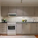 Cozy City Top-Floor Apt