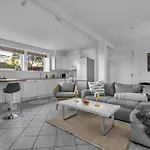 Stormly - Modern 1Bed With Sofabed In Quiet Area