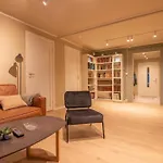 Cozy And Spacious Apartment In City Centre