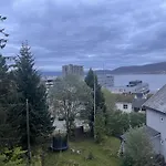 Nice Apartment Near To City Center Of Tromso