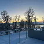 Beautiful View With A Walking Distance To Everything