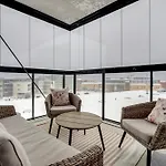 Modern Escape I Great Location I Balcony View