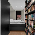 Arctic Escape - Central Design Apartment