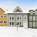 Modern 2 Bedroom Apartment In The Heart Of Tromso
