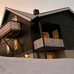 Skarvegen Studioapartment - Part Of A Private Family Home