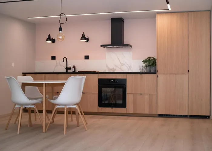 Tastefull And Modern Apartment With Parking