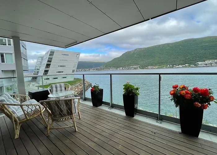 Sea View City Apartment