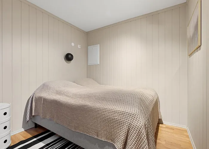 Cozy Elegant 2Bedroom Apt W/Parking And Nice View