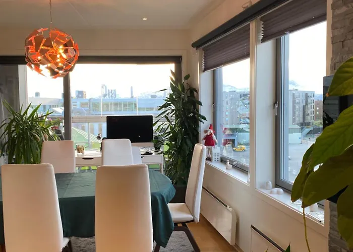Royal Apartment On The Edge By The Sea