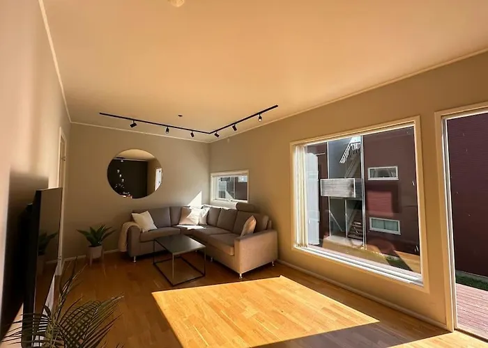 Cozy 2 Bedroom Apartment